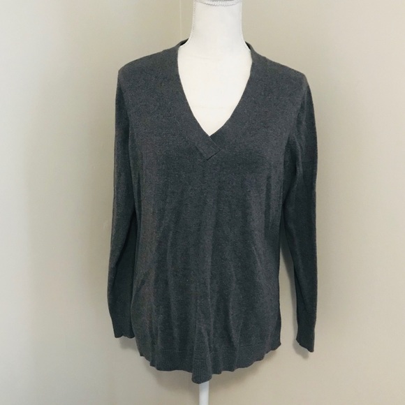 GAP Sweaters - GAP Vneck Sweater
